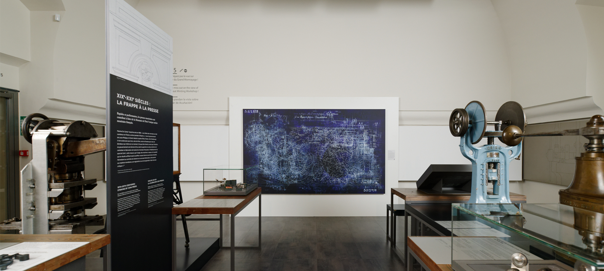 L'œuvre Virunga dans la nef du musée © Aurélien Mole
