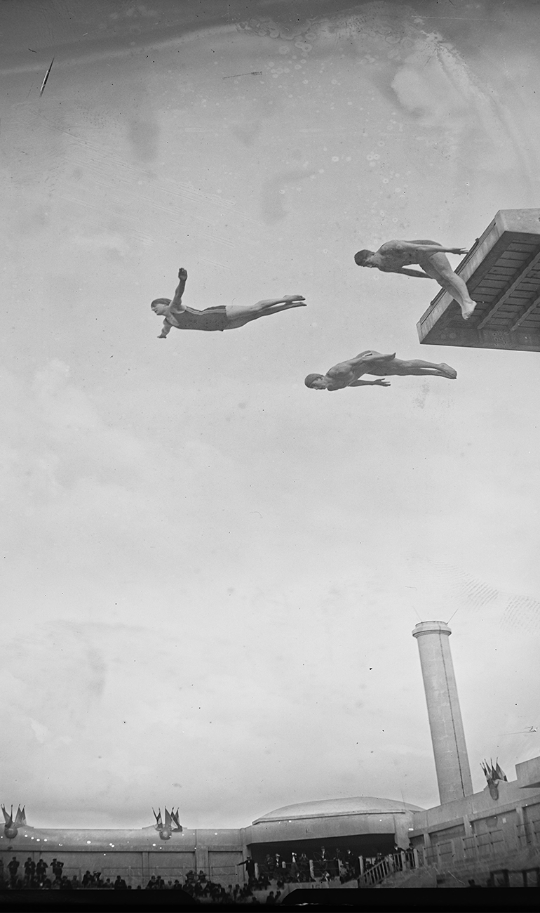 Tourelles en 1927, triple plongeon par Lenormand, Crété-Flavier, Billard, Agence Rol © Bibliothèque nationale de France - Gallica