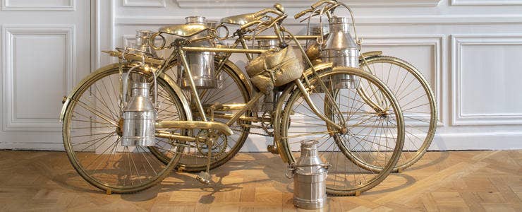 Two Cows, 2003-2008 - Courtesy the artist and Hauser & Wirth © Stefan Altenburger Photography Zürich Two Cows, 2003-2008 - Courtesy the artist and Hauser & Wirth © Stefan Altenburger Photography Zürich