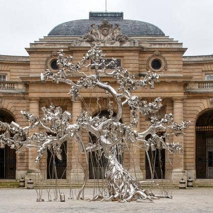People Tree, 2018 , Subodh Gupta, Monnaie de Paris © Martin ARGYROGLO People Tree, 2018 , Subodh Gupta, Monnaie de Paris © Martin ARGYROGLO